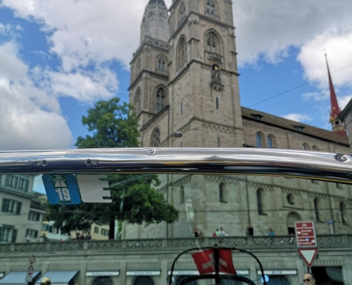 Dinora tourt durch Zürich