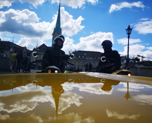 Dinora tourt durch Zürich