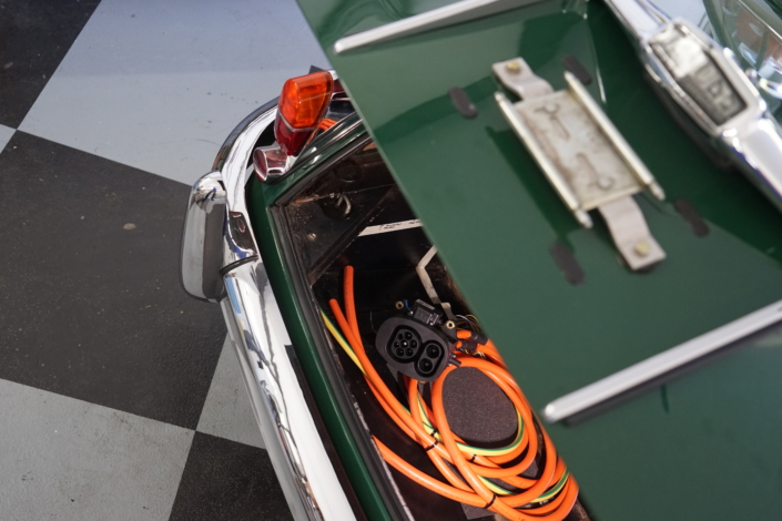 DSC08295 Strom kommt in den Jaguar